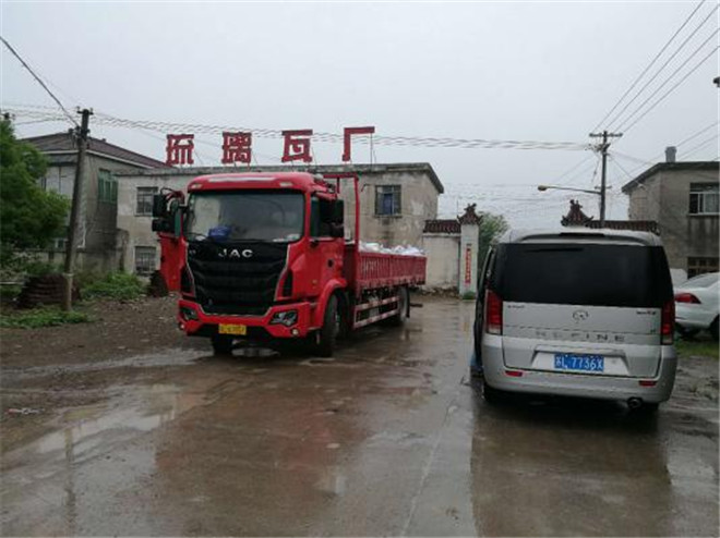 格尔发四缸220马力载货车 实力撩到老司机